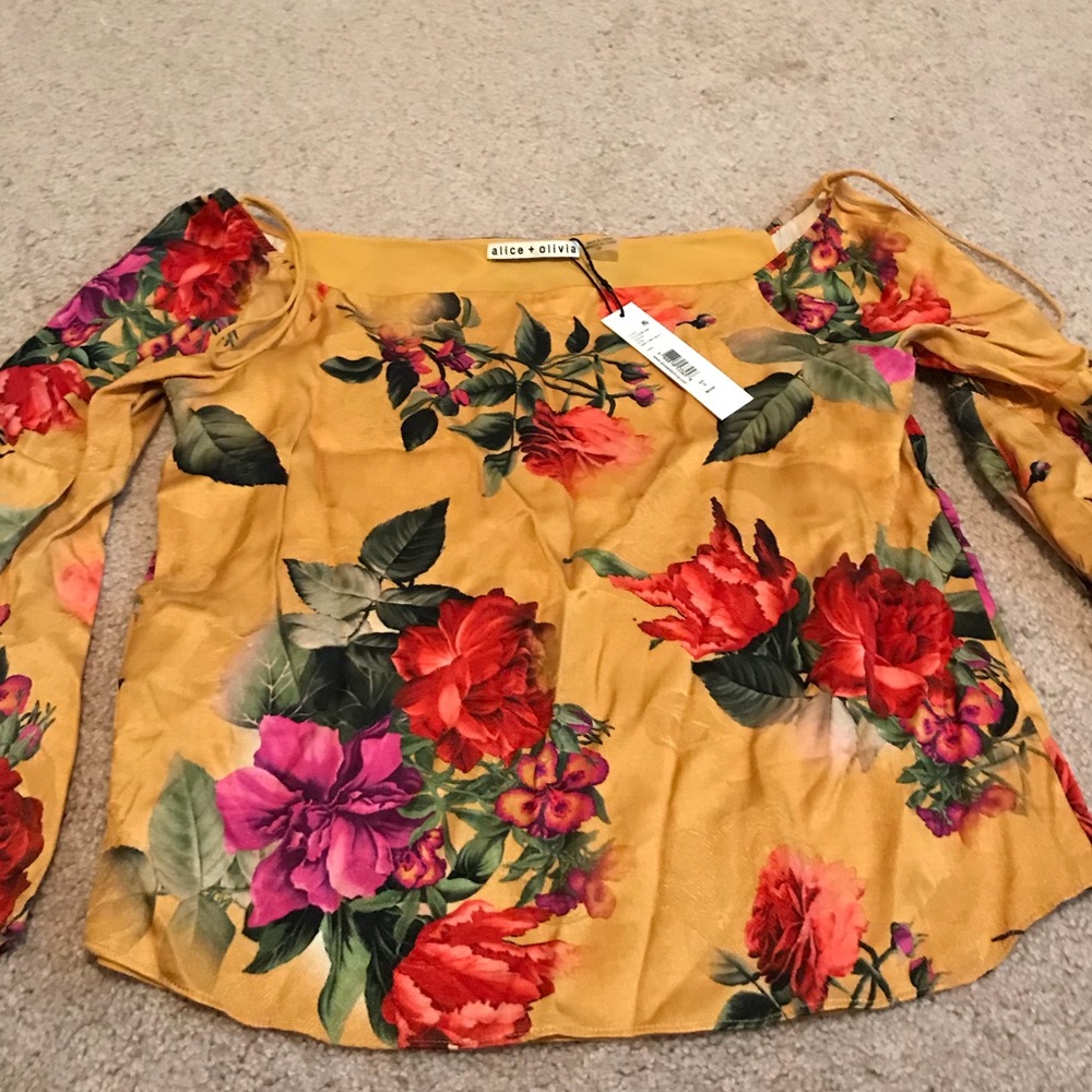 Alice + Olivia Shera Off The Shoulder Blouse.SMALL